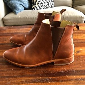 Nisolo Chelsea Boot size 8 - Brandy color